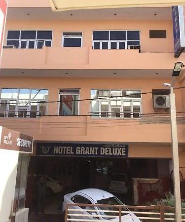 Hotel Grant Deluxe Meerut Zewnętrze zdjęcie